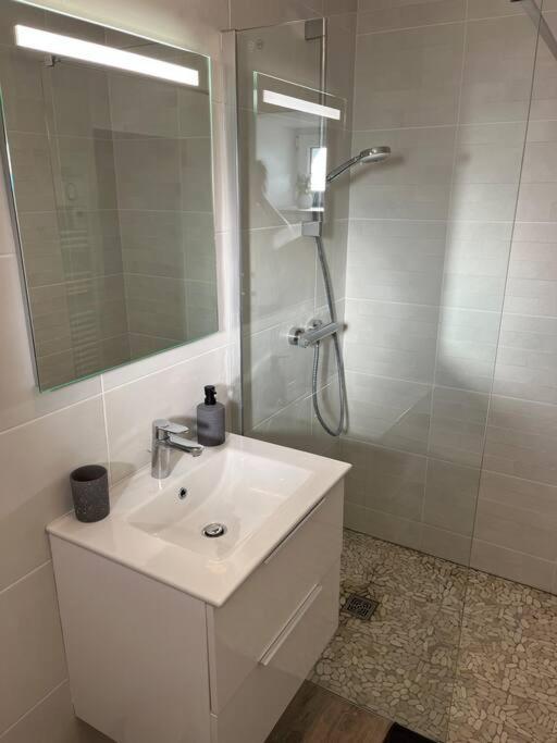 Appartement Centre De Guécélard Extérieur photo
